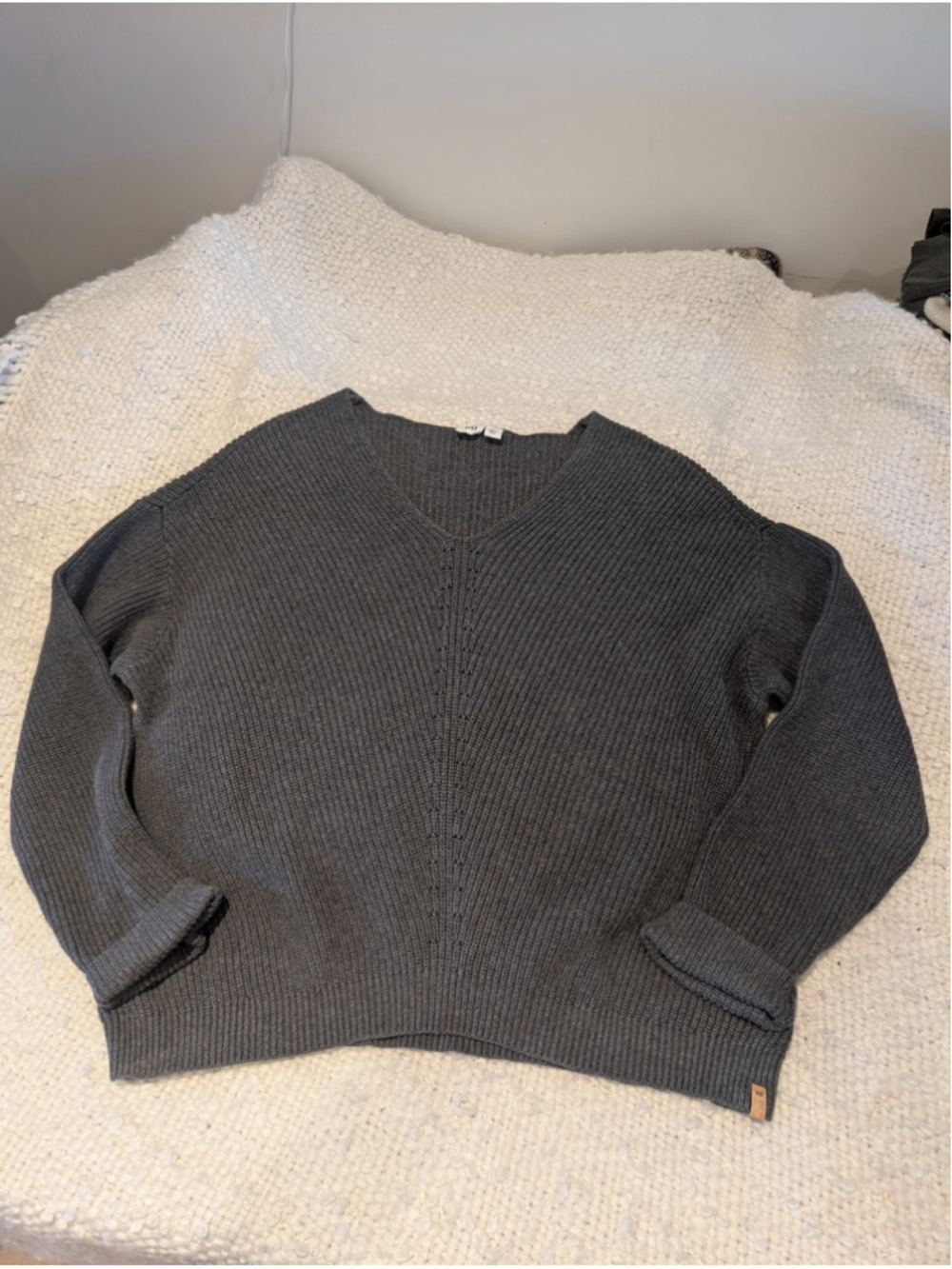 656-Women's Tentree V-Neck Sweater XL Grey Organic Cotton